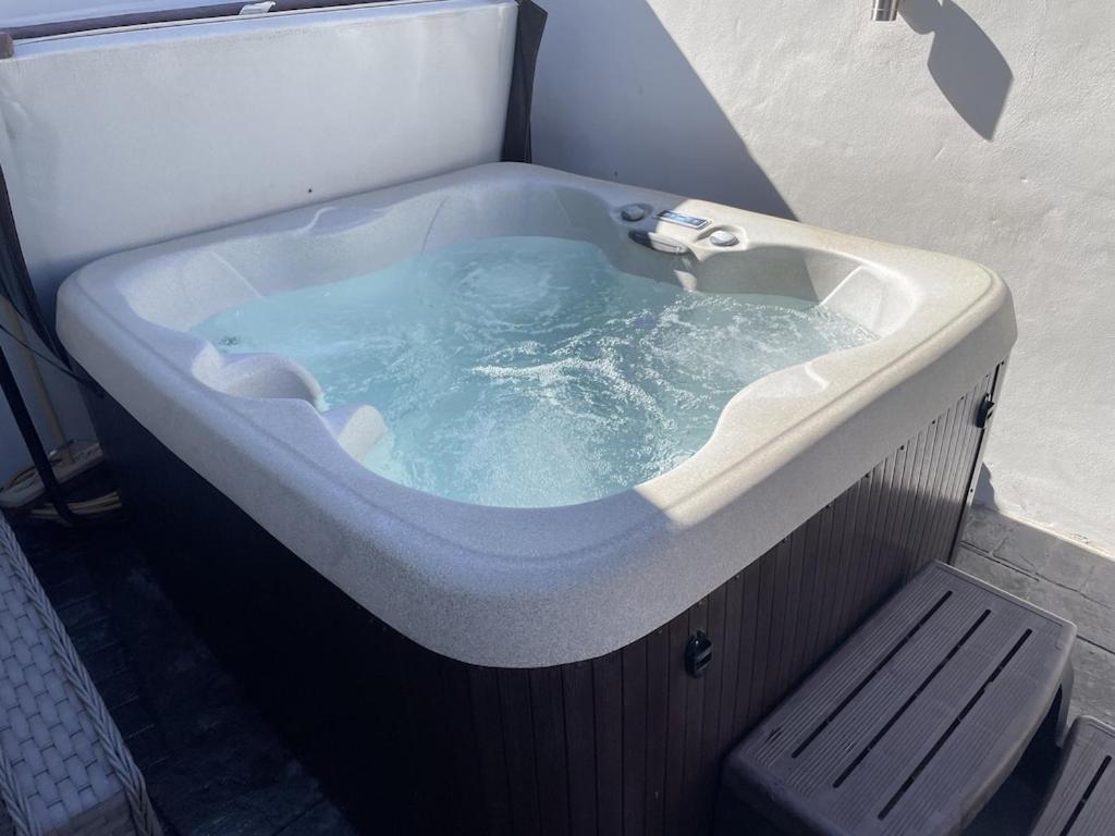 Quirky Cottage In The Centre Of Penrith With A Hot Tub Eksteriør billede